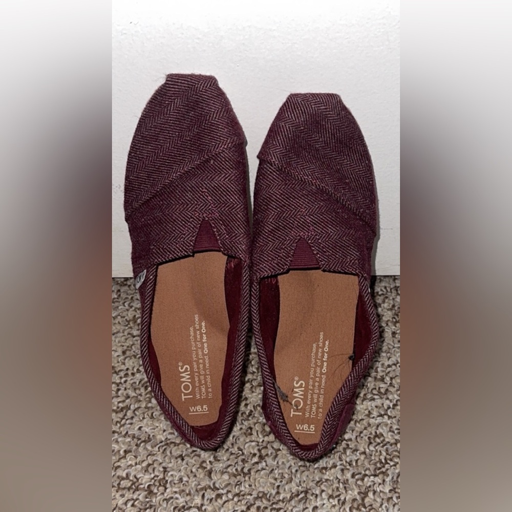 TOMS Women's Maroon Herringbone Flats